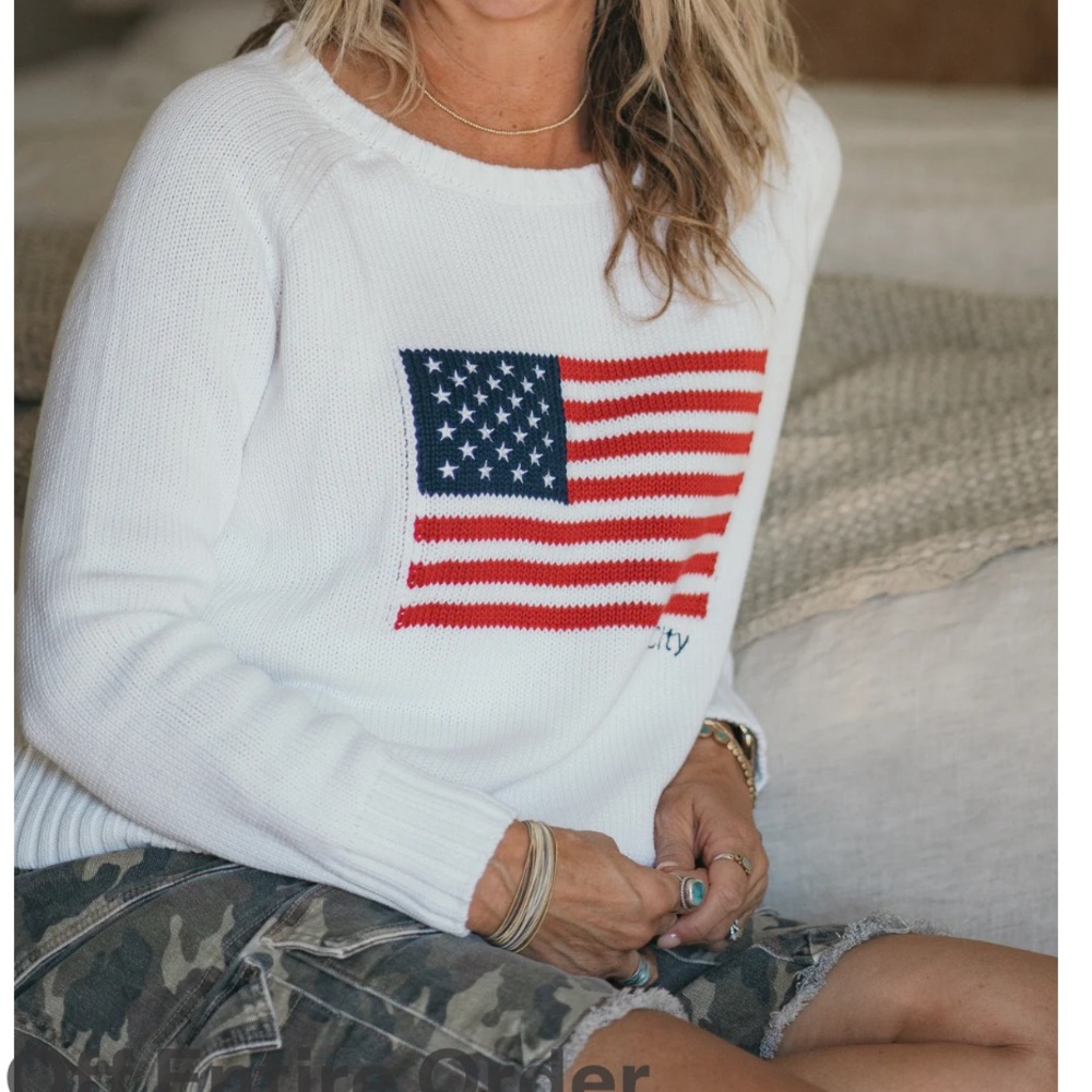 NWT Pink Pineapple $158 Cotton American Flag Sweater- New! Sz M